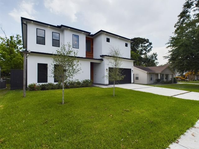  1815 Ebony Ln, Houston, TX 77018