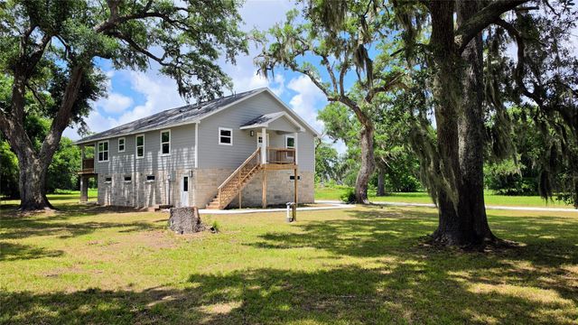 375 Horse Shoe, Angleton, TX, 77515
