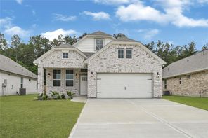  509 Little Spring Ct, Anahuac, TX 77514