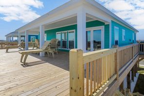 1297 1/2 Mabry, Gilchrist, TX, 77617