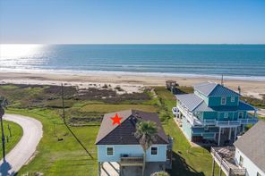  929 Bahama Dr, Crystal Beach, TX 77650