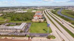 1000 Highway 332, Clute, TX, 77531