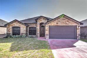 9005 Grand Oaks