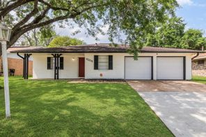  4206 Iris Ln, Deer Park, TX 77536