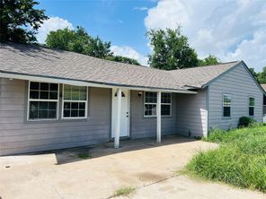 5943 Southville, Houston, TX 77033