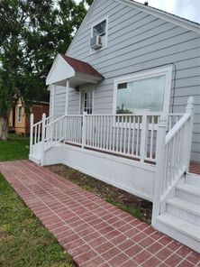 527 6th, Freeport, TX, 77541