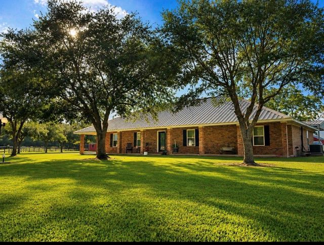  40062 Highway 105, Batson, TX 77519