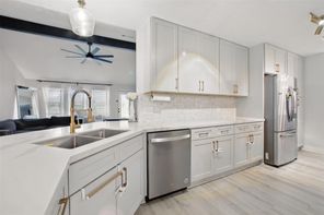 4915 Red Lantern, Friendswood, TX, 77546