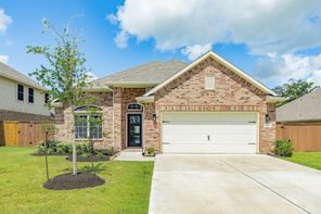 133 Water Grass Trail, Clute, TX, 77531
