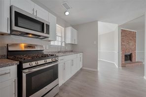 8621 Rustling Lvs, Houston, TX, 77083