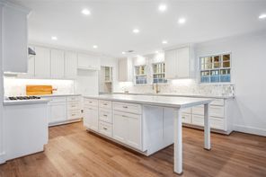1547 Hewitt, Houston, TX 77018
