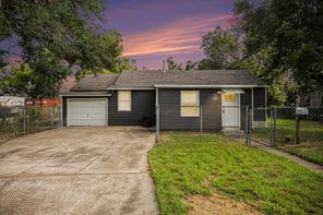812 7th, Texas City, TX, 77590