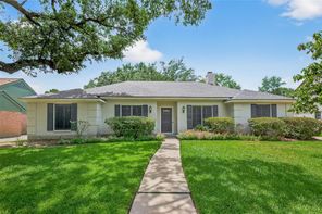 2715 Kenross, Houston, TX, 77043