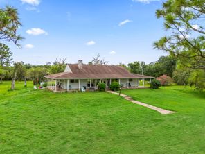 890 Sally Lake, Angleton, TX, 77515