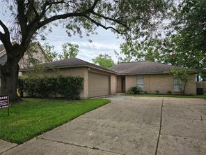 2312 Meadow Green, Pearland, TX, 77581