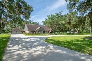 5685 County Road 823, West Columbia, TX, 77486