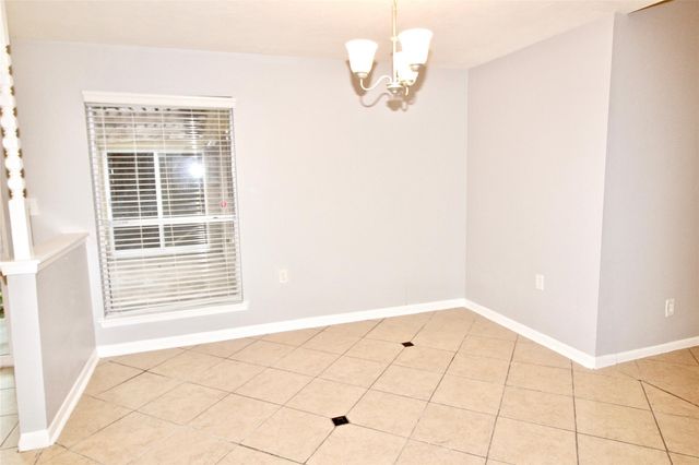 2126 Highland Hills Dr