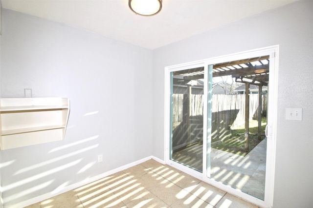 2126 Highland Hills Dr