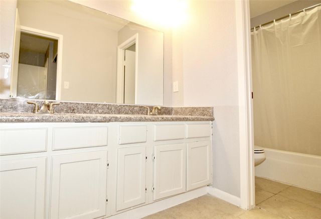 2126 Highland Hills Dr