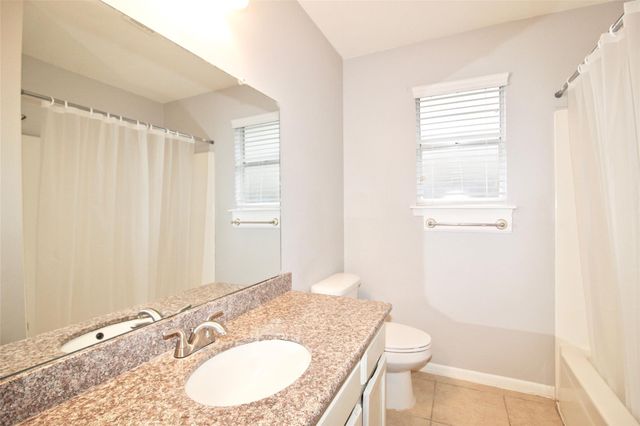 2126 Highland Hills Dr