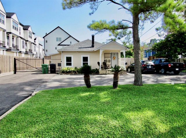 1126 22nd, Houston, TX, 77008
