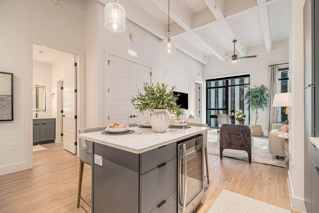 1801 Smith, Houston, TX, 77002