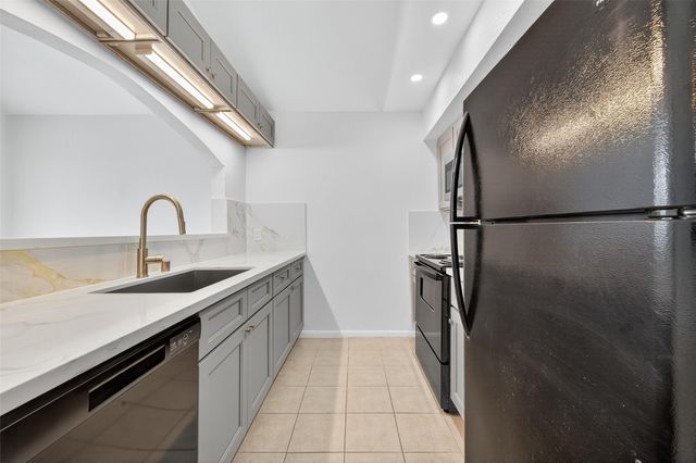 2121 El Paseo, Houston, TX, 77054