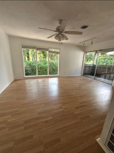 909 Silber, Houston, TX, 77024