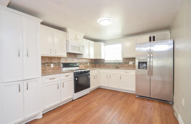 4710 15th, Bacliff, TX, 77518