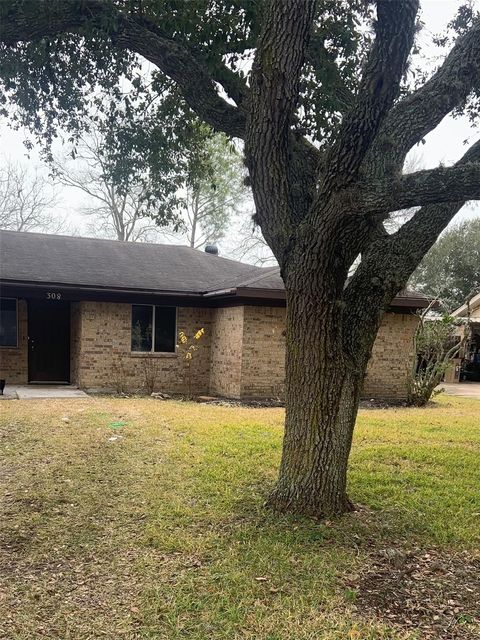 308 Circle, Wharton, TX, 77488