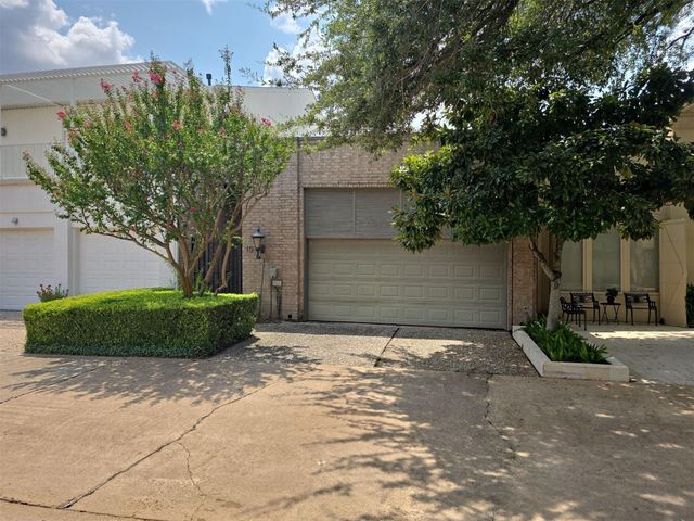 10 Briar Hollow, Houston, TX, 77027