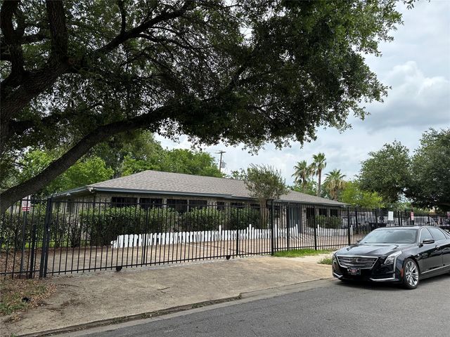 8910 Bellflower, Houston, TX, 77063