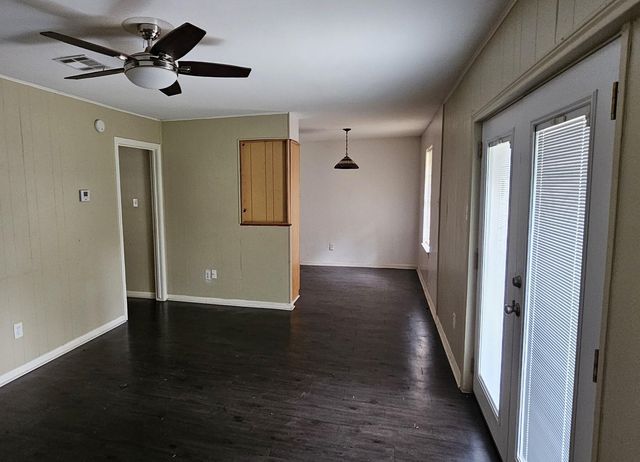 3303 Roaming Woods Ln