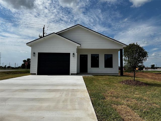 523 Avenue F, Freeport, TX, 77541
