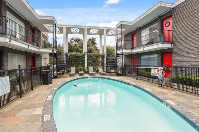 3602 Garrott, Houston, TX 77006