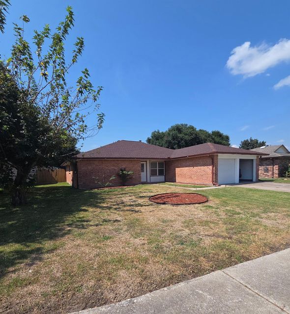10102 Barmont, La Porte, TX, 77571