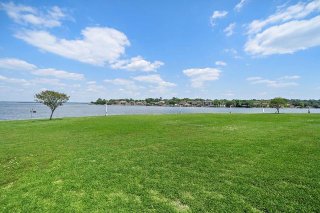 142 April Point, Montgomery, TX, 77356