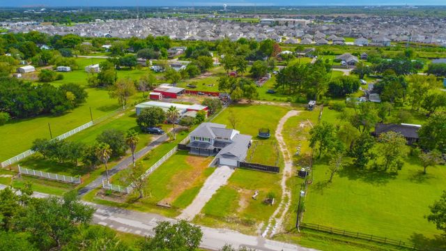 479 County Road 296d, Alvin, TX, 77511
