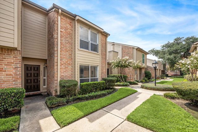 927 Memorial Village, Houston, TX, 77024
