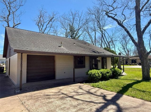 201 2nd Street, Brazoria, TX, 77422