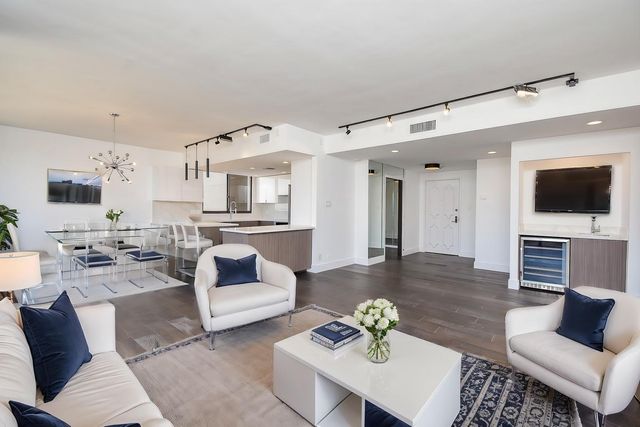 49 Briar Hollow, Houston, TX, 77027