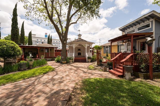 507 8th, Kemah, TX, 77565