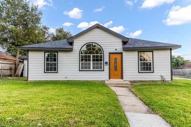 2302 Norman St, Pasadena, TX 77506