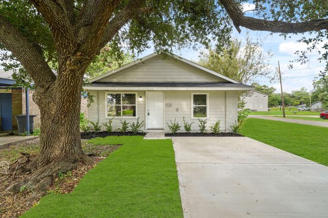 1100 Gilbert, Bay City, TX 77414