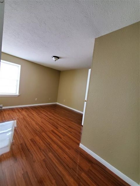 7400 Bissonnet, Houston, TX, 77074