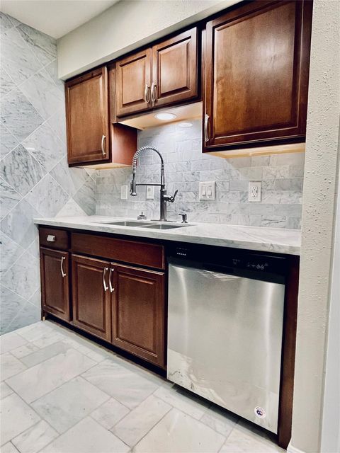 7575 Katy, Houston, TX, 77024