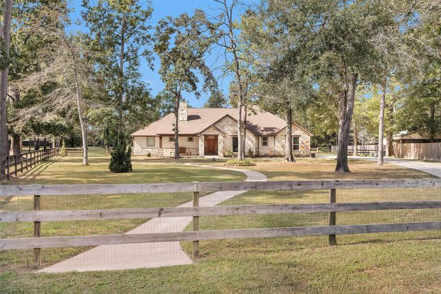  11498 Oak Springs Dr, Willis, TX 77378