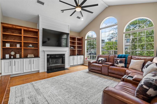1239 Pierce, Houston, TX, 77019