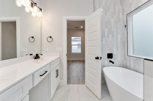 108 C 44th, Houston, TX, 77018