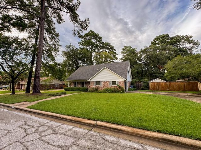 229 Hickory Drive, Huntsville, TX, 77340